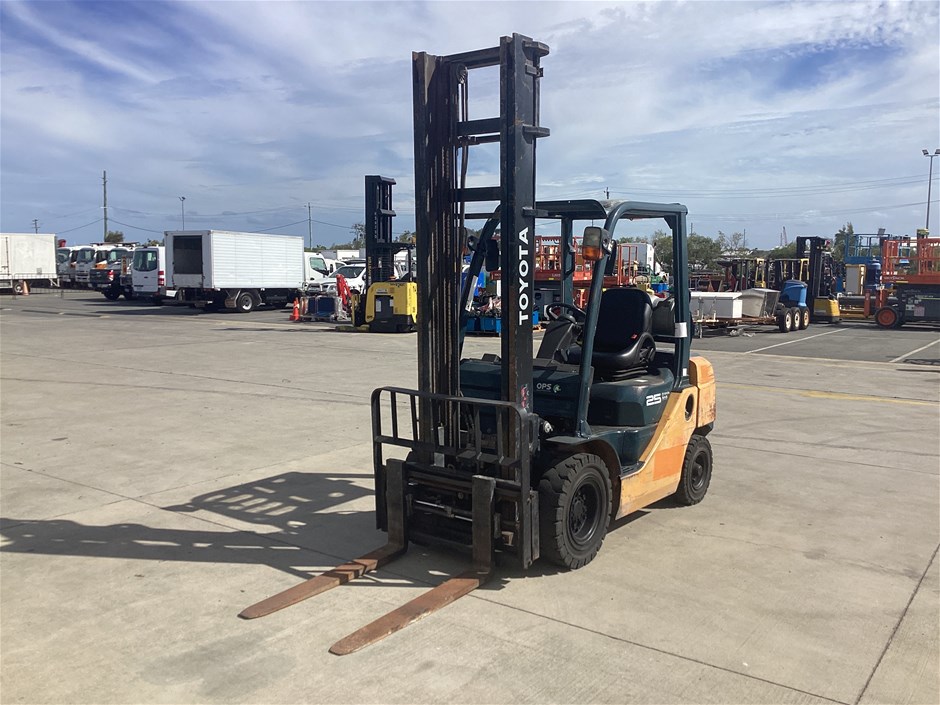 <p>Toyota 32-8FG25 Counterbalance Forklift</p>