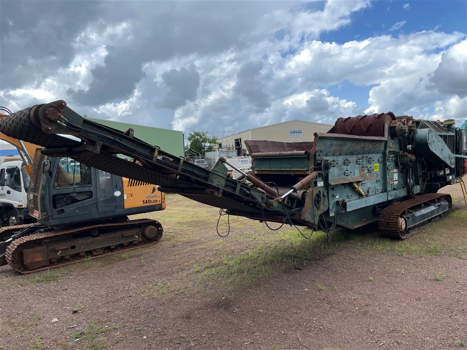 Redback Timber Mulcher & Doherty Tilting Bucket