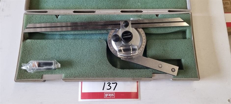 Mitutoyo Protractor