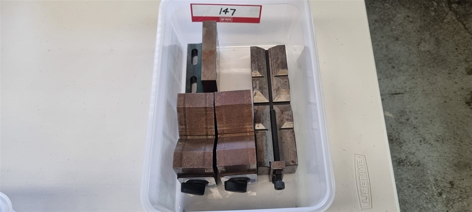 Magnetic V blocks and rectangular face plate