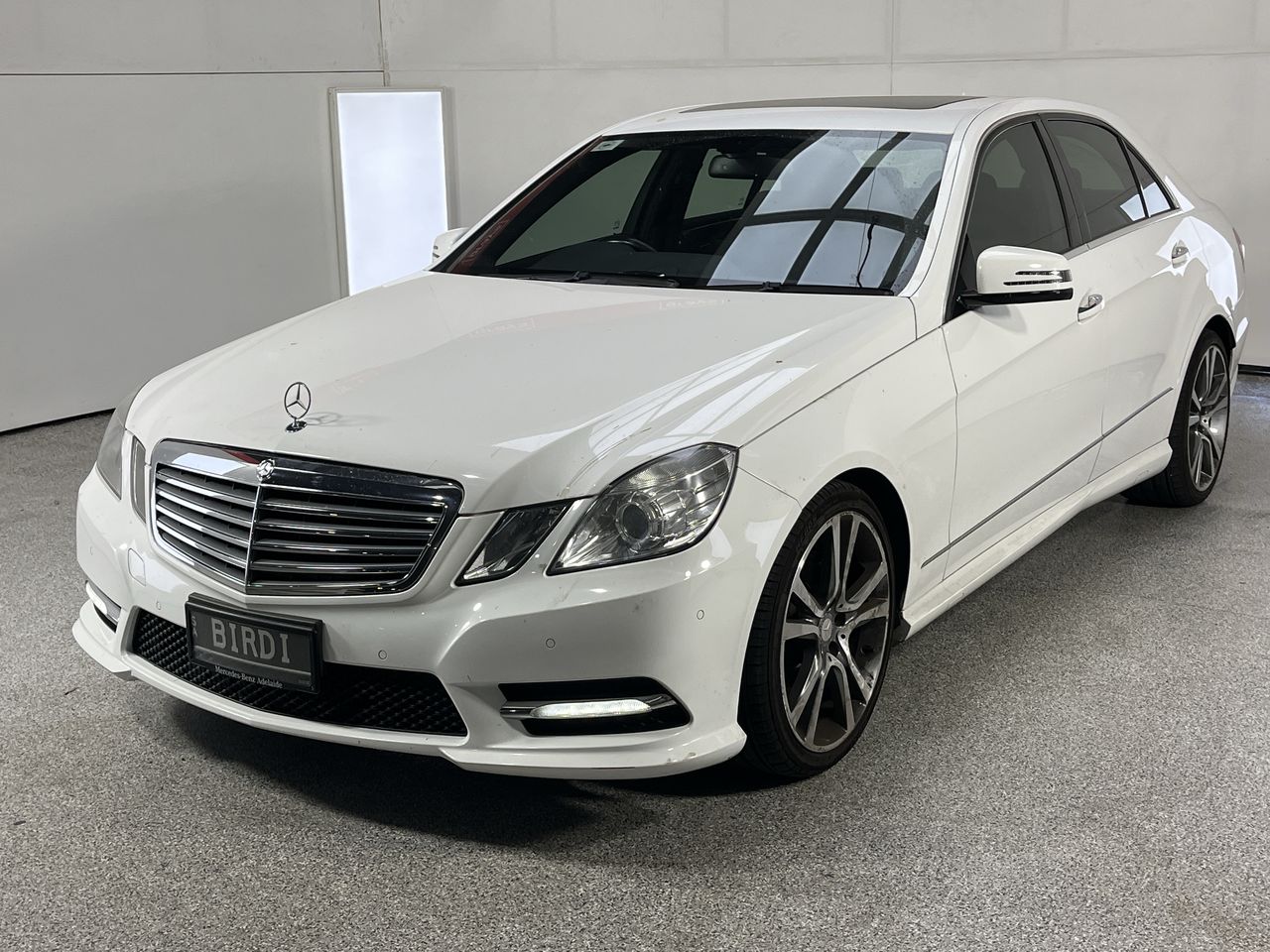 2016 Mercedes Benz E-Class E200 Elegance W212 Automatic Sedan