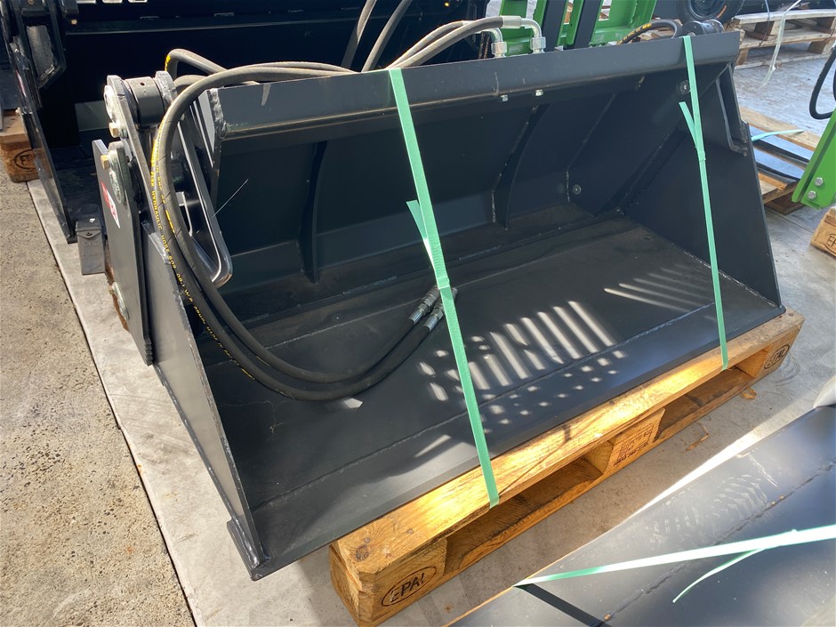 Unused Multi-Purpose Mini Loader Bucket