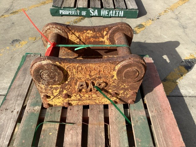 AWP Excavator Hitch To Suit A Caterpillar