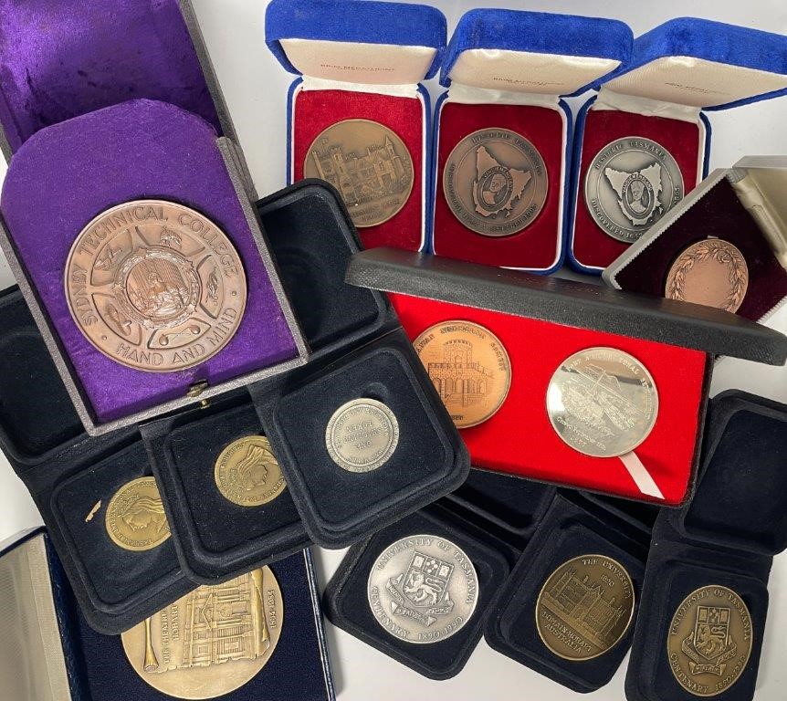 <B>Approx. 13 x Asstd AU, Mainly Tasmanian, Commemorative Medals
