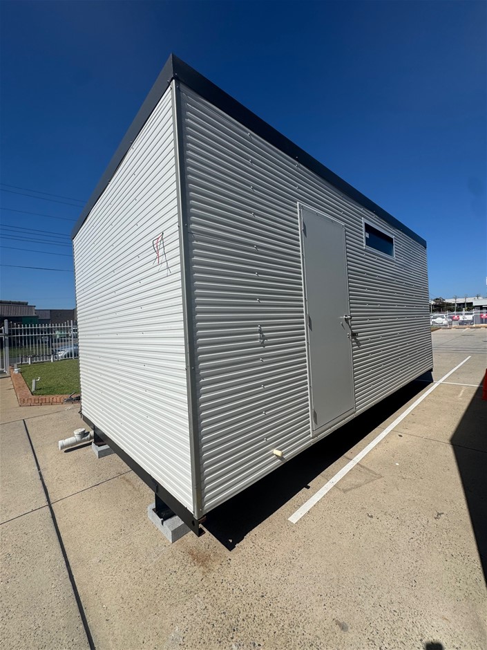 Custom 6 x 3m Toilet / Shower Block