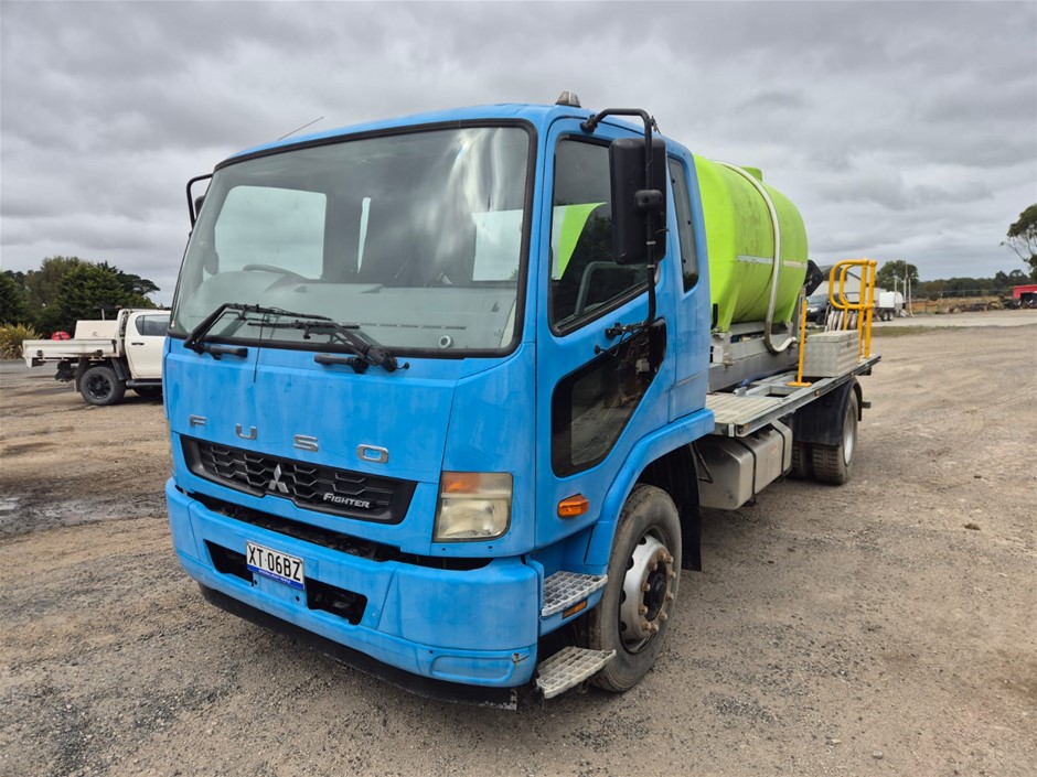 2013 Mitsubishi FM600 Water Cart Truck