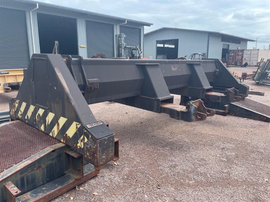 1992 Toplift Spreader Container Handler