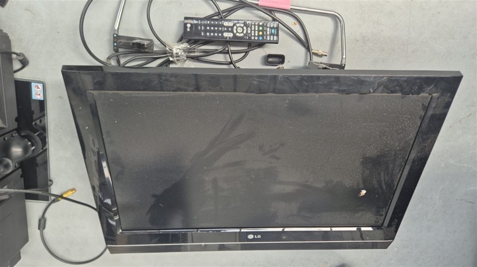 LG TV with Wall Mount and Remote