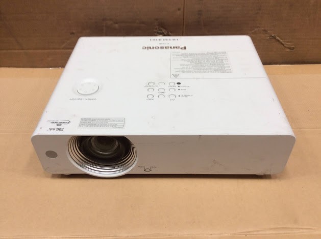 Panasonic PT-VW440 LCD Projector