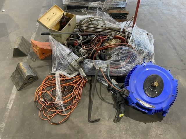 Qty of Assorted Power & Pneumatic Tools, Greasers & Sundry Items