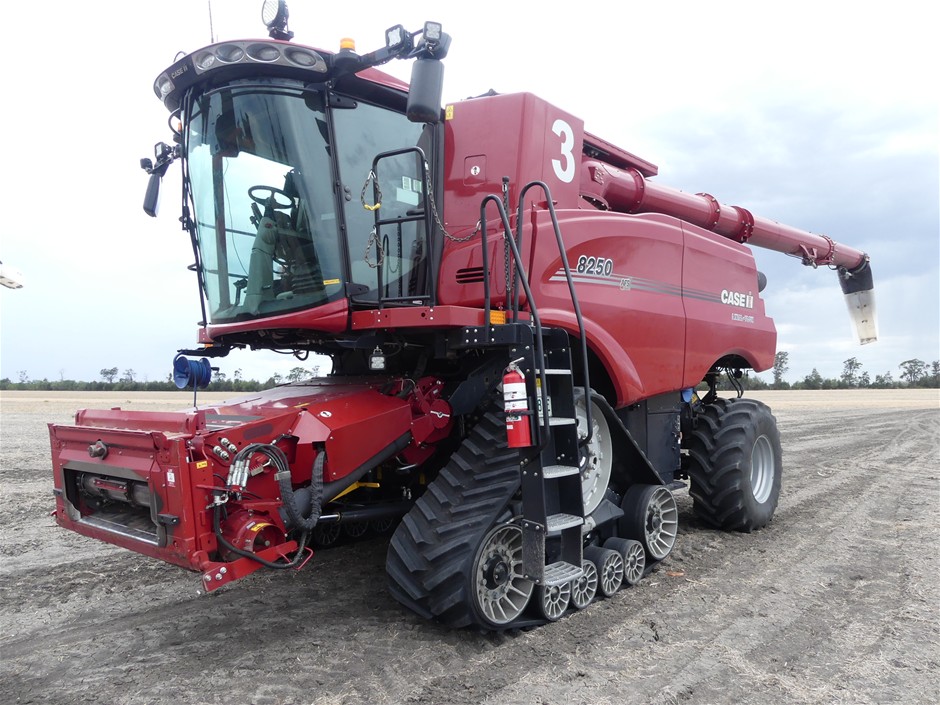 2022 Case 8250 Combine Header