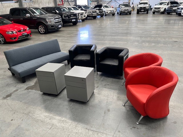 <p>Assorted Office Furniture</p>