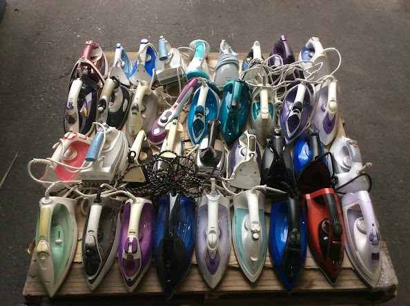 Sunbeam/Tefal Mixed Brand and Model Steam Irons (Lot of 36)