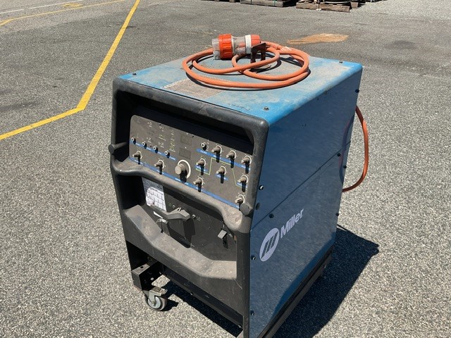 <p>Miller Syncowave 2500X 3 Phase Welder </p>