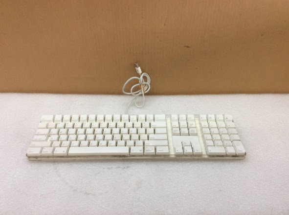 APPLE A1048 Keyboard