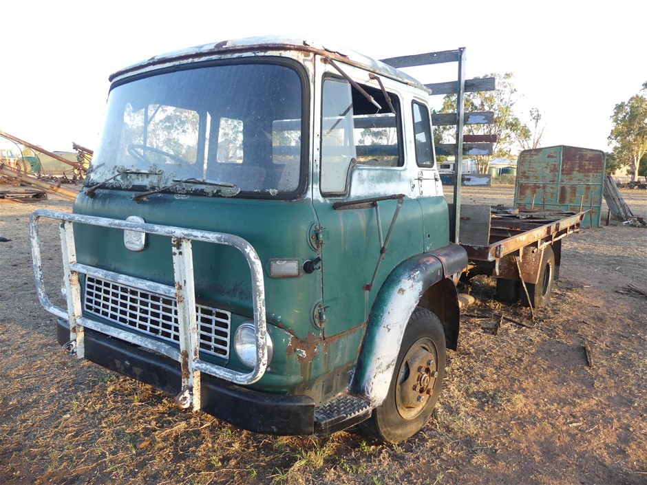 <B>Circa 1963 Bedford TK Table Top Truck (Vintage)</B>