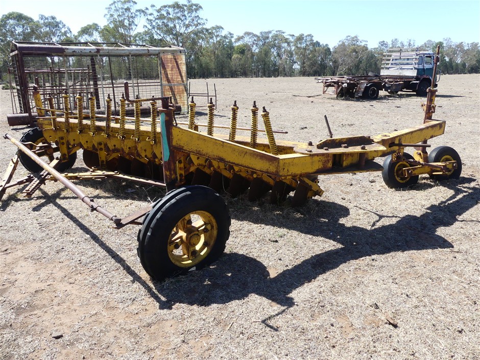 <B>McCormick International Disc Plough (14 Plate)</B>