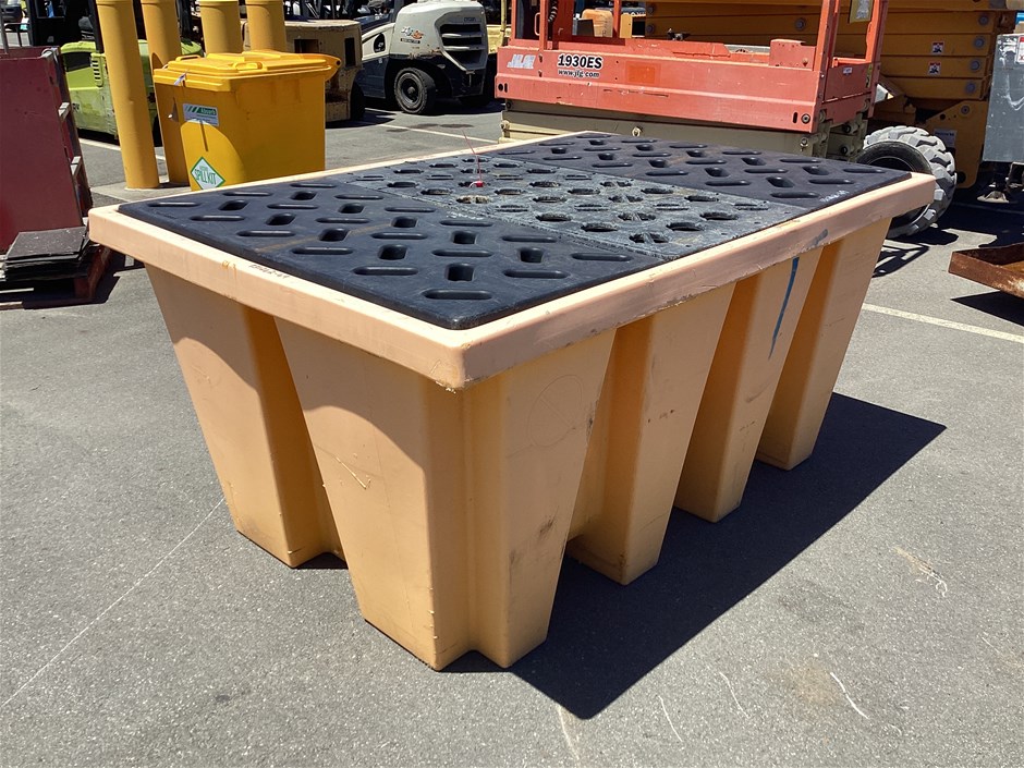 <p>DrumSmart Chemical Spill Containment Pallet</p>