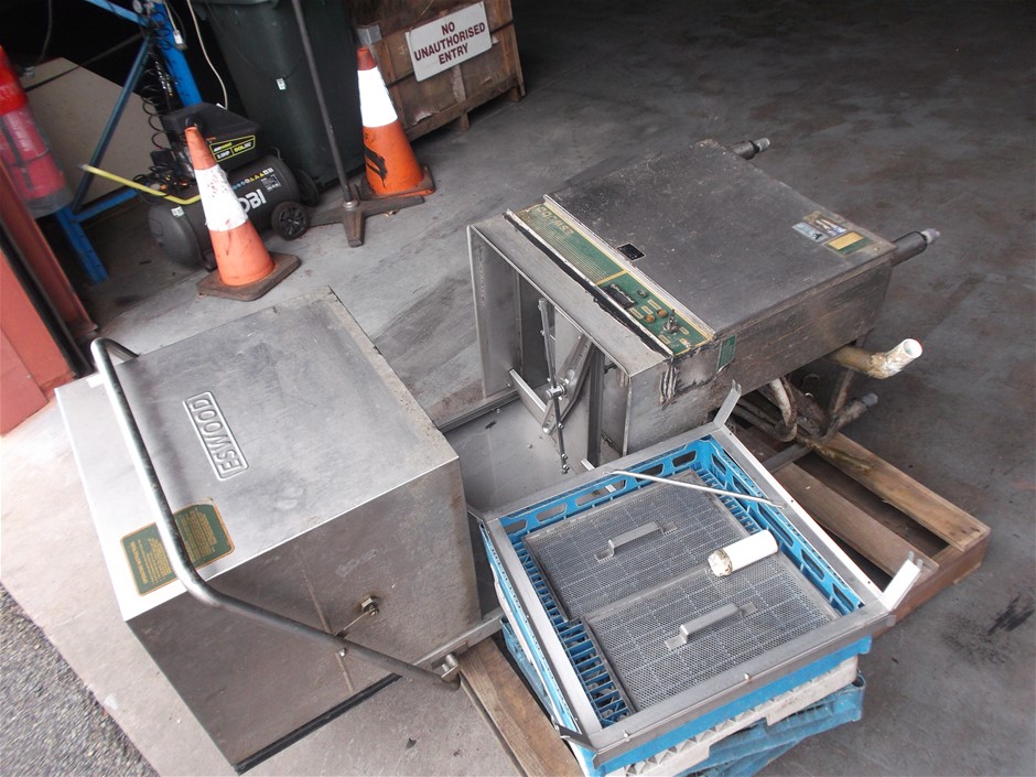 <p>Eswood Commercial Dishwasher (ES-32 Dishwasher)</p>