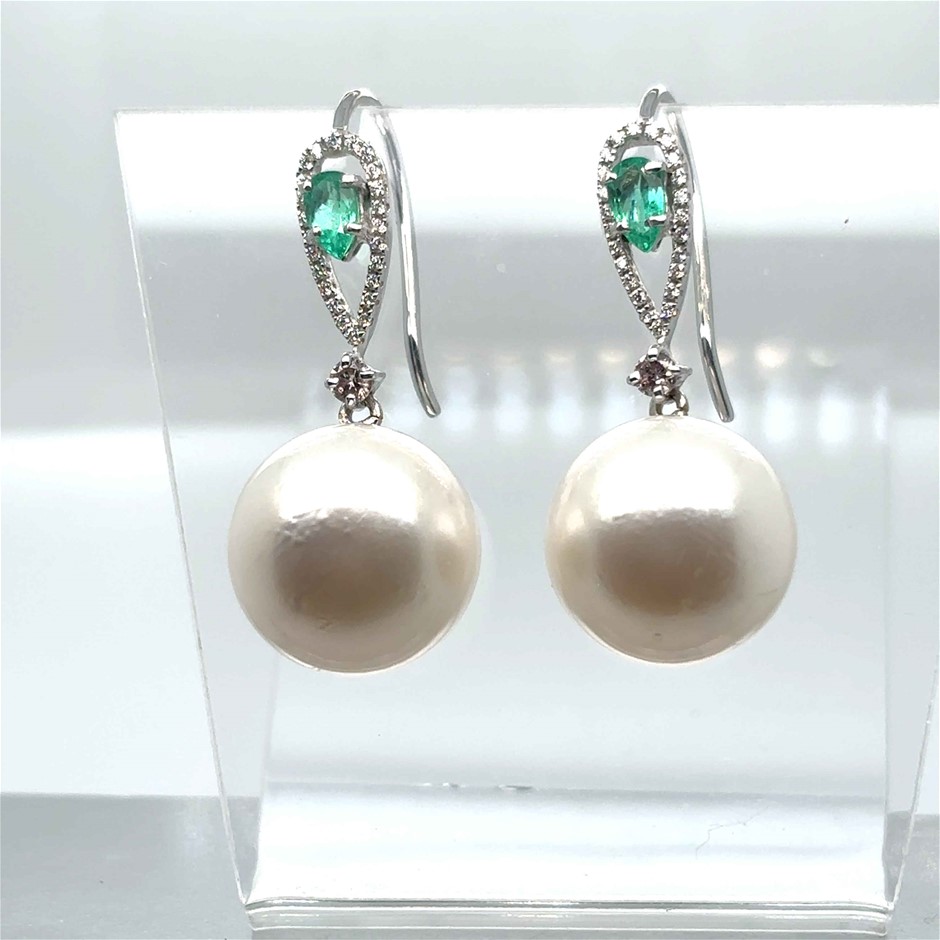 15 mm Two SSP & 0.78ct 2 Stones Pear Cut Emeralds & 0.14ct 2 Stoes Round