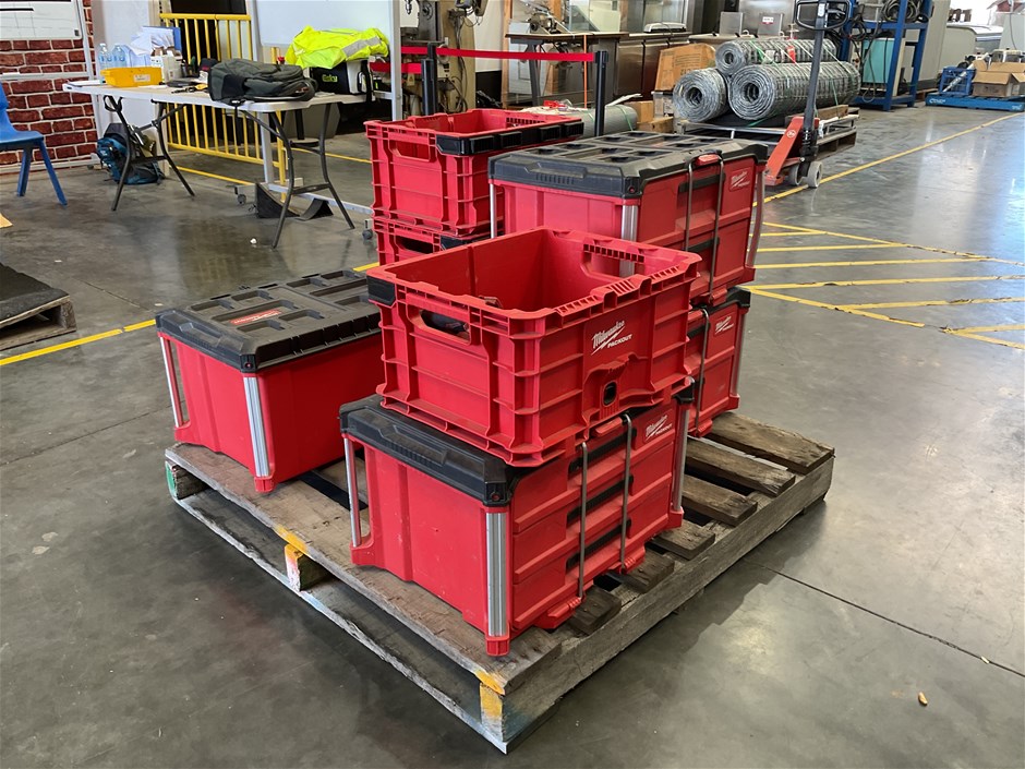 <p>Milwaukee Storage Units</p>