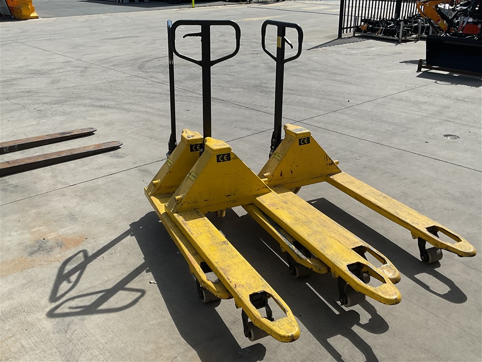 <p>Hand Pallet Jacks x 3</p>