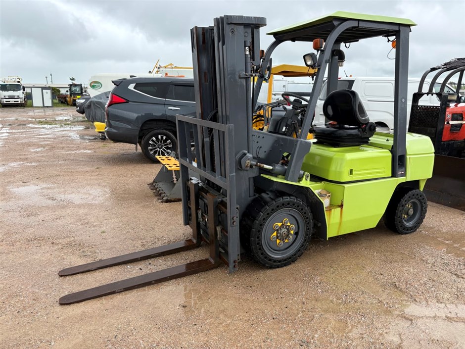 Hailian 001113-CPCD301 Counterbalance Forklift