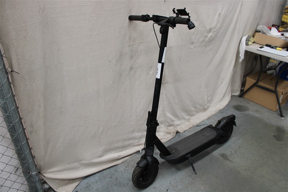 Black E-Scooter