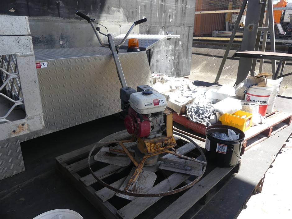 <B>Flextool Concrete Powered Trowel </B>