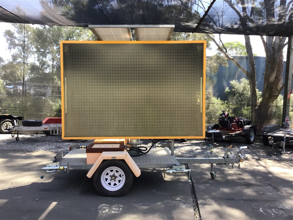 <p>2018 Saferoads  Essential Amber Single Variable Message Sign Trailer</p>
