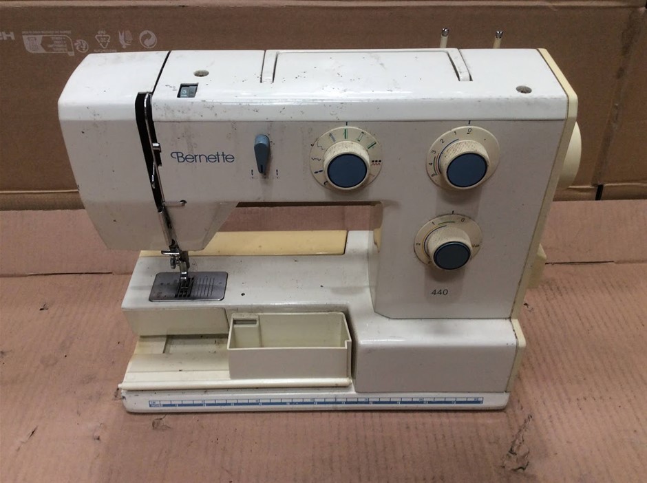 Bernette 440 Sewing Machine