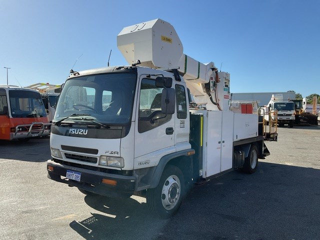<p>2002 Isuzu  FY FSR 4 x 2 Cherry Picker Truck</p>
