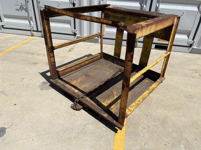 <p>Steel Tipping Cage</p>