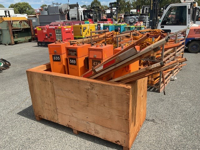 <p>Crate of 4x Porta Boom Boomgates</p>
