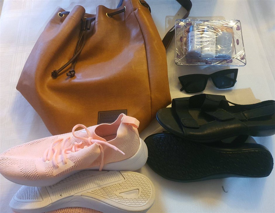 Lady’s Shoes and Bag Almost New . Others