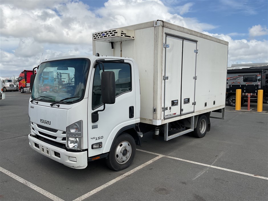 <p>2018 Isuzu NNR 4 x 2 Pantech Truck</p>