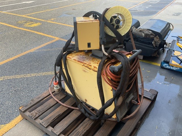 <p>CEA Maxi405 3 Phase MIG Welder And Wire Feeder</p>