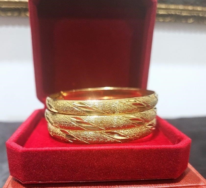 6pcs x 22KGF/ITALY Triple Yellow Gold Plated Bangles with stamps