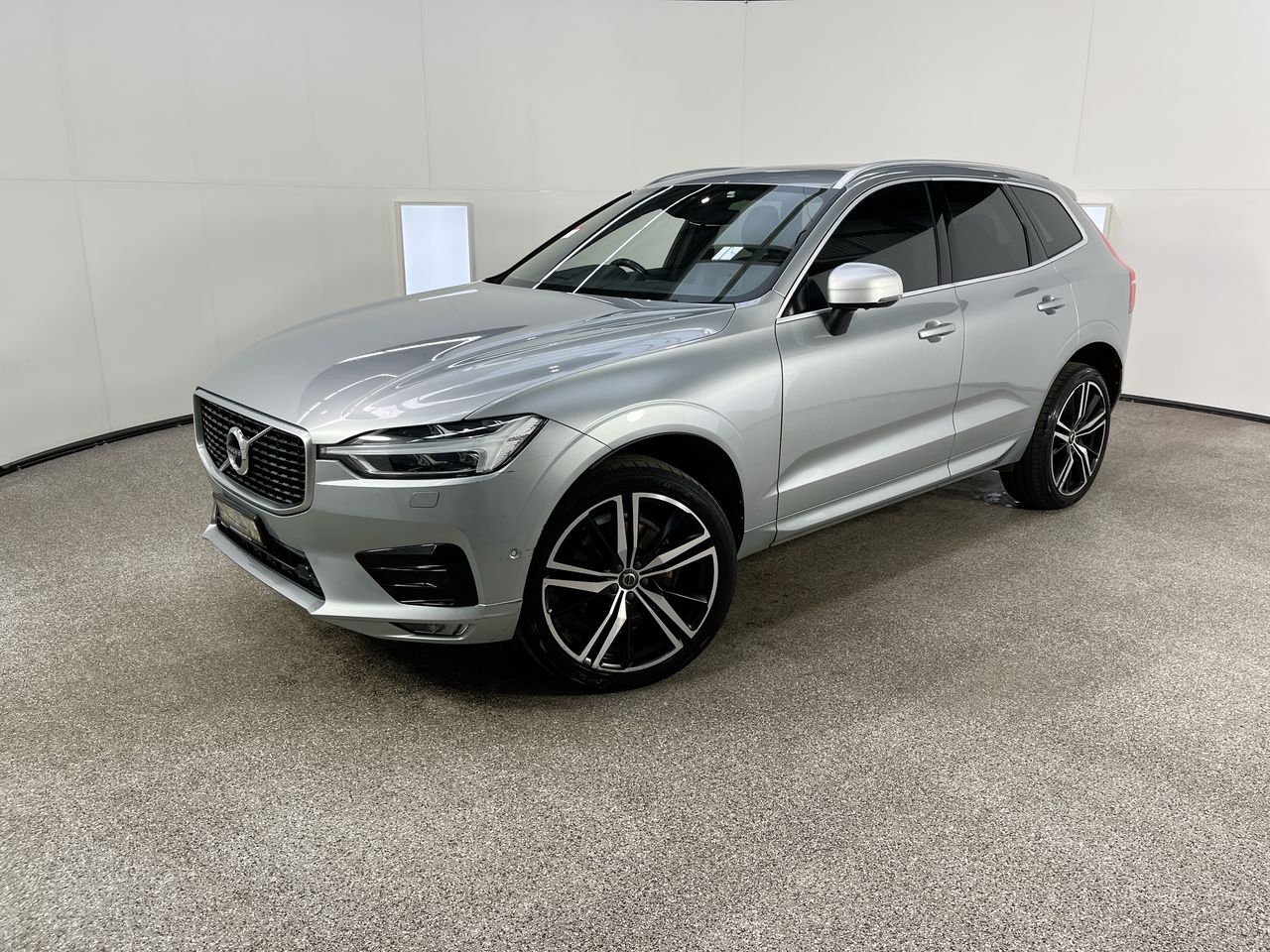 2018 Volvo XC60 D5 R DESIGN Turbo Diesel Automatic - 8 Speed Wagon