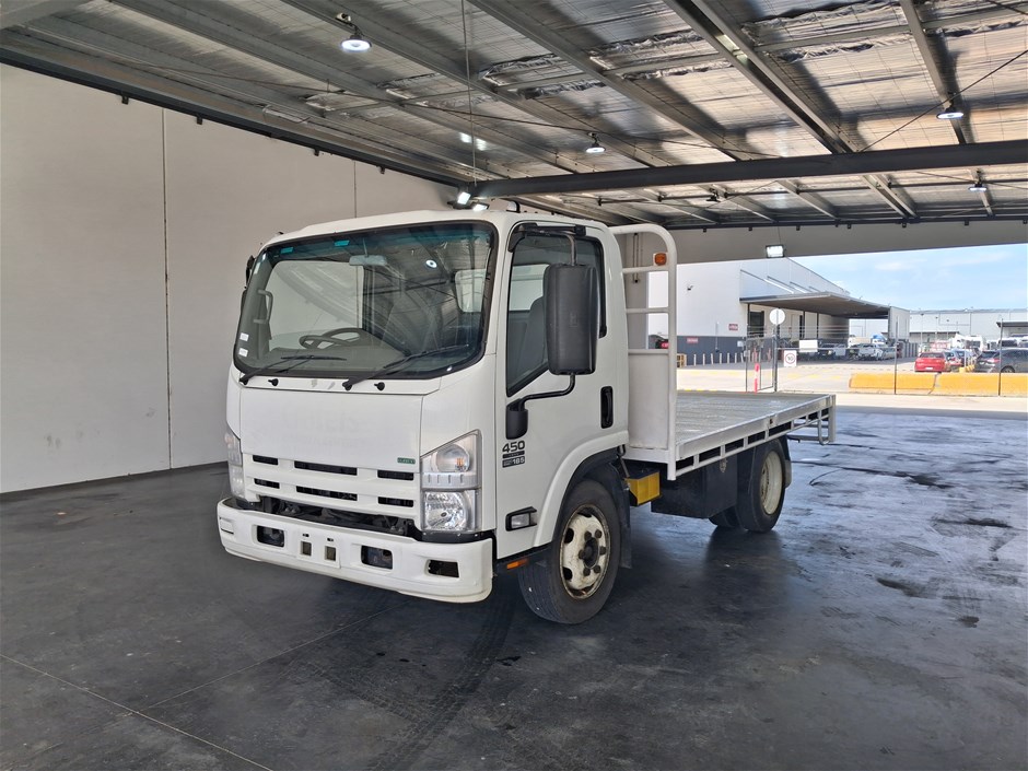 <p>2014 Isuzu NQR450 6 x 2 Tray Body Truck</p>
