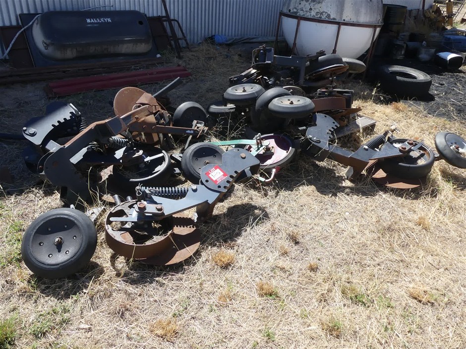 <B>Single Disc Seeder Assemblies (Qty 6)</B>