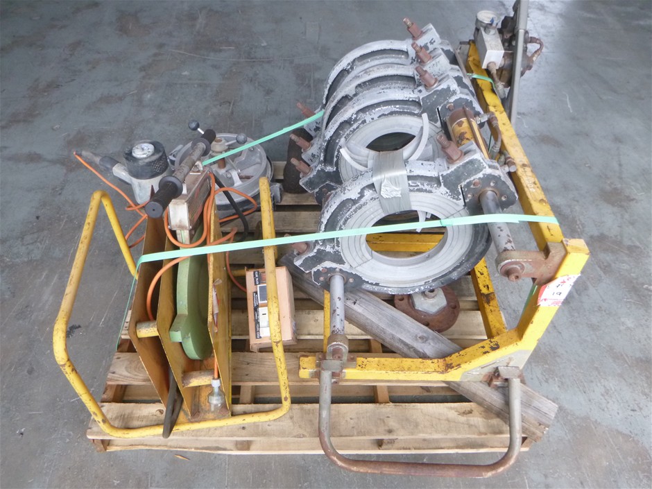 <p>FHS Poly Pipe Welding Machine (315 Cradle, Heater Plate & Shaver)</p>