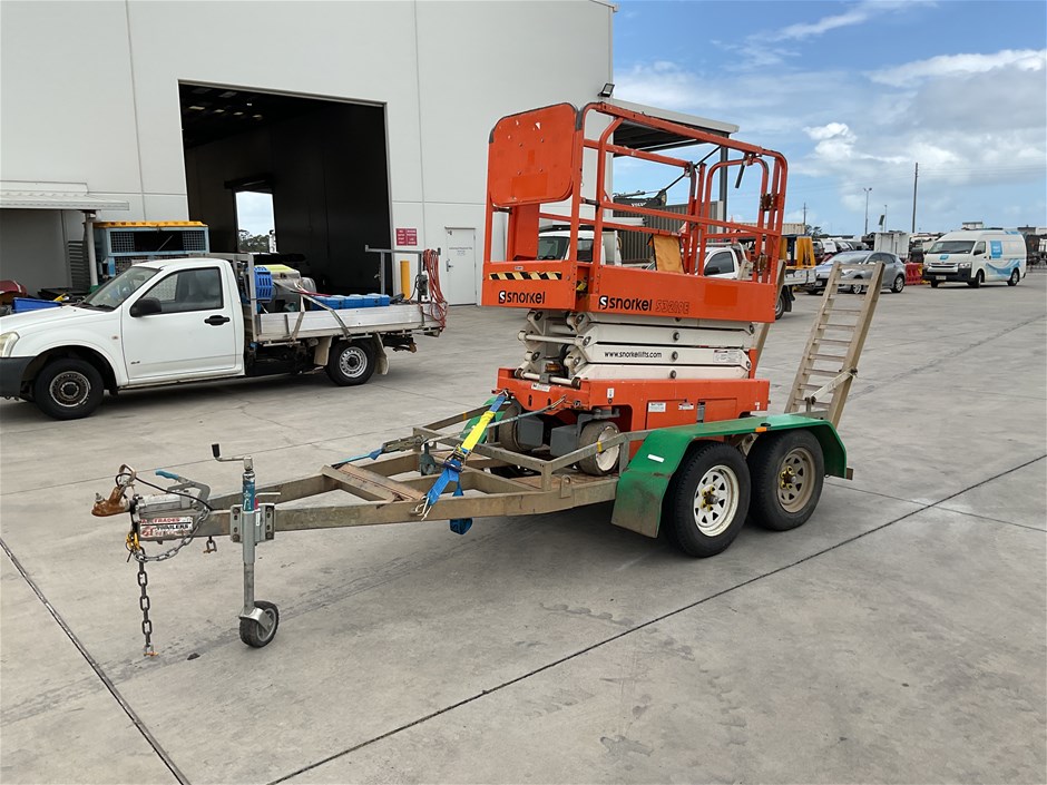 <p>2018 Snorkel S3219E Scissor Lift and Trailer Packaget</p>