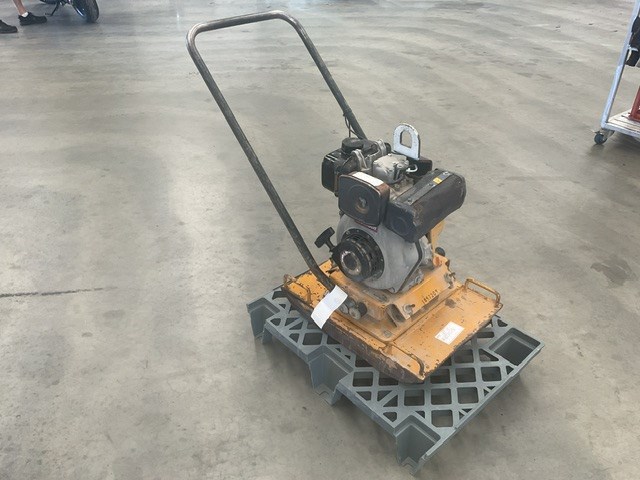 <p>2021 Crommelins CC70Q Plate Compactor </p>