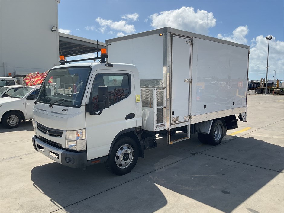 2017 Mitsubishi Fuso Canter 7/800  (815) 4 X 2 Pantech Truck (Ex. Corp)