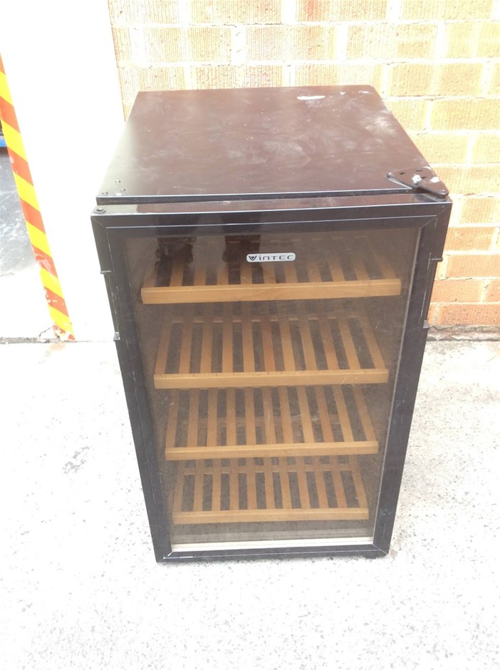 Vintec V30SGMe 30 Bottle Wine Cabinet Glass Door