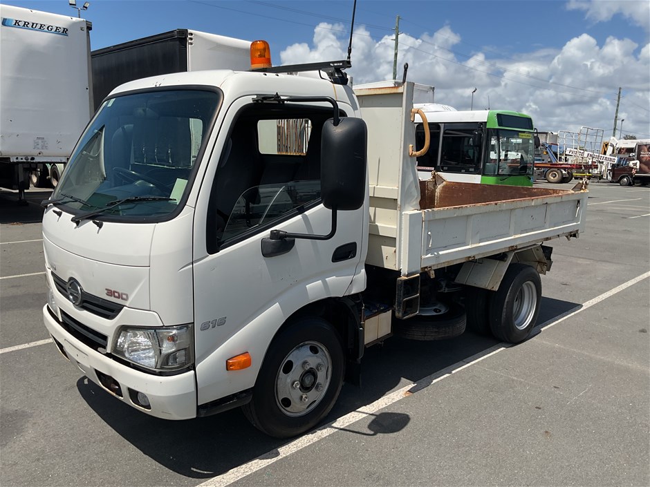 <p>2018 Hino 300 4 x 2 Tipper Truck</p>