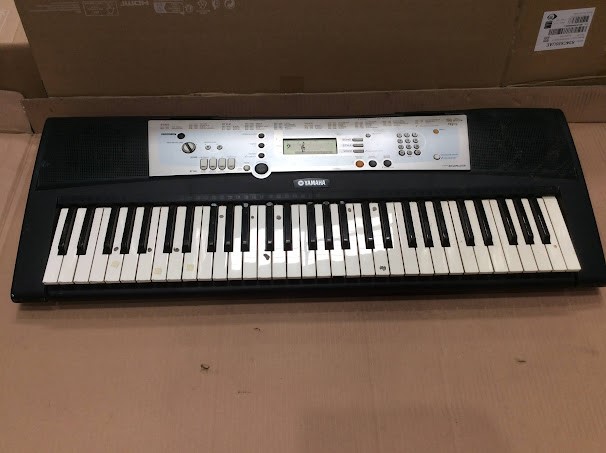 Yamaha PSR-E203 Portable Keyboard