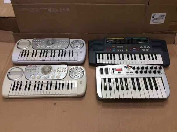 Optimus/M-Audio Ozone/Disco Keyboard Mixed & Model Portable (Lot of 4)