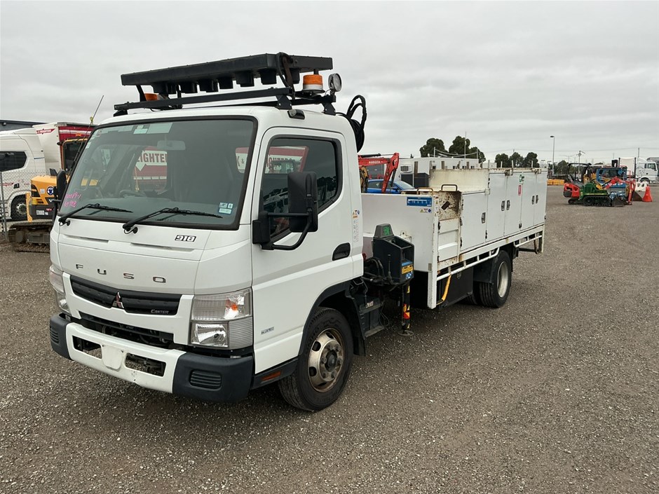 <p>2017 Mitsubishi  Canter  4 x 2 Service Truck</p>
